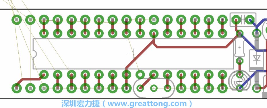 諧振器應(yīng)擺放在ATmega微控制器的針腳8、9和10旁邊，在共鳴器和微控制器中間的高頻信號線應(yīng)該要愈短愈好，此外，其它的信號線應(yīng)該要遠離這個區(qū)域且配置在諧振器的下方，這樣做是為了防止不必要的無線電波干擾。